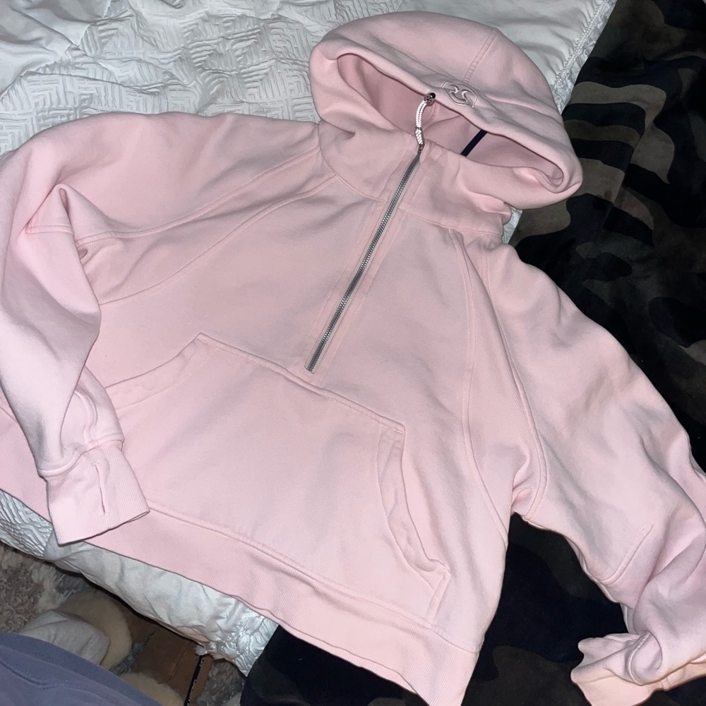Lululemon Strawberry Milkshake Scuba Half Zip M/L
